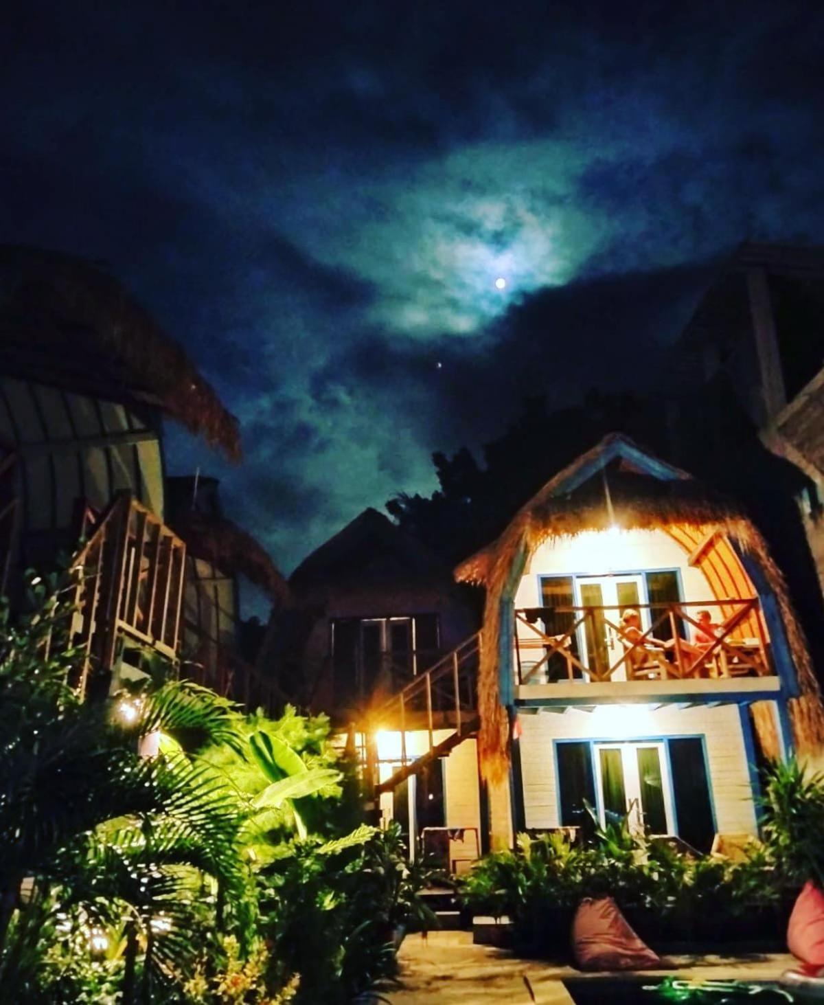 Tropical House Bungalows Gili Trawangan Esterno foto